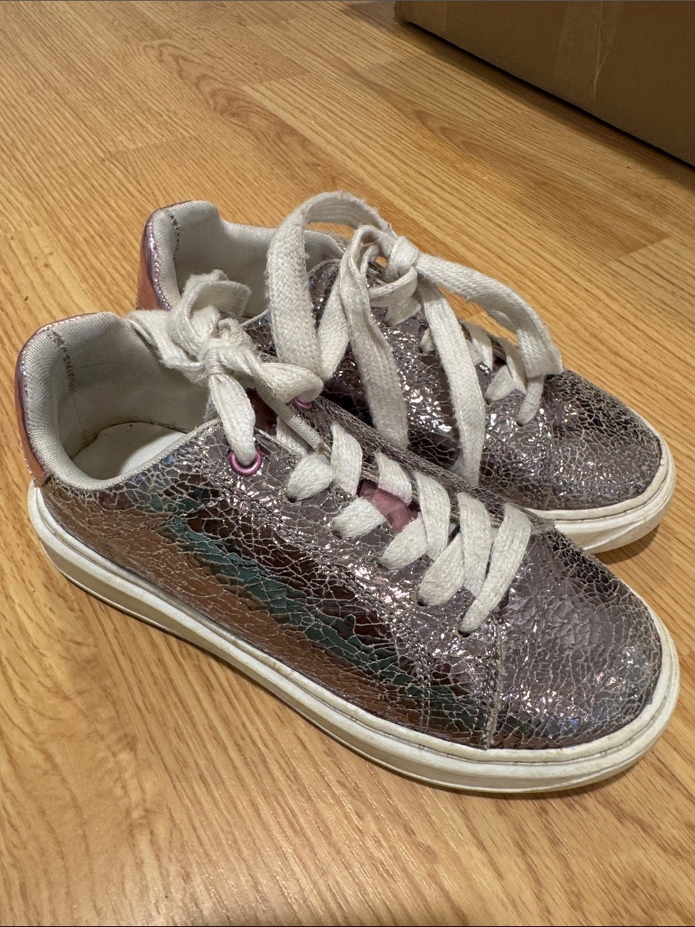 Steve Madden Kids Metallic Pink Low-Top Sneakers